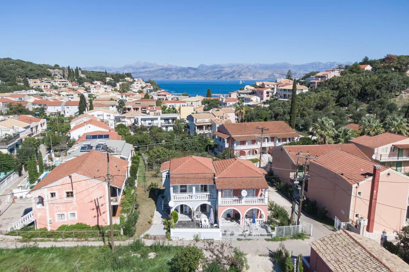 Luxury Family In The Center Of Kassiopi