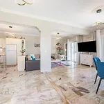Luxury Family Home In The Center Of Kassiopi