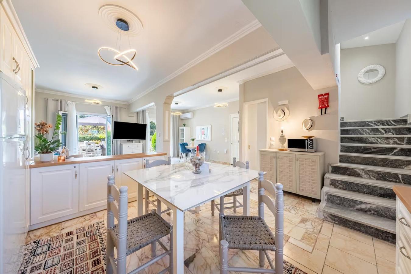 Luxury Family In The Center Of * Kassiopi