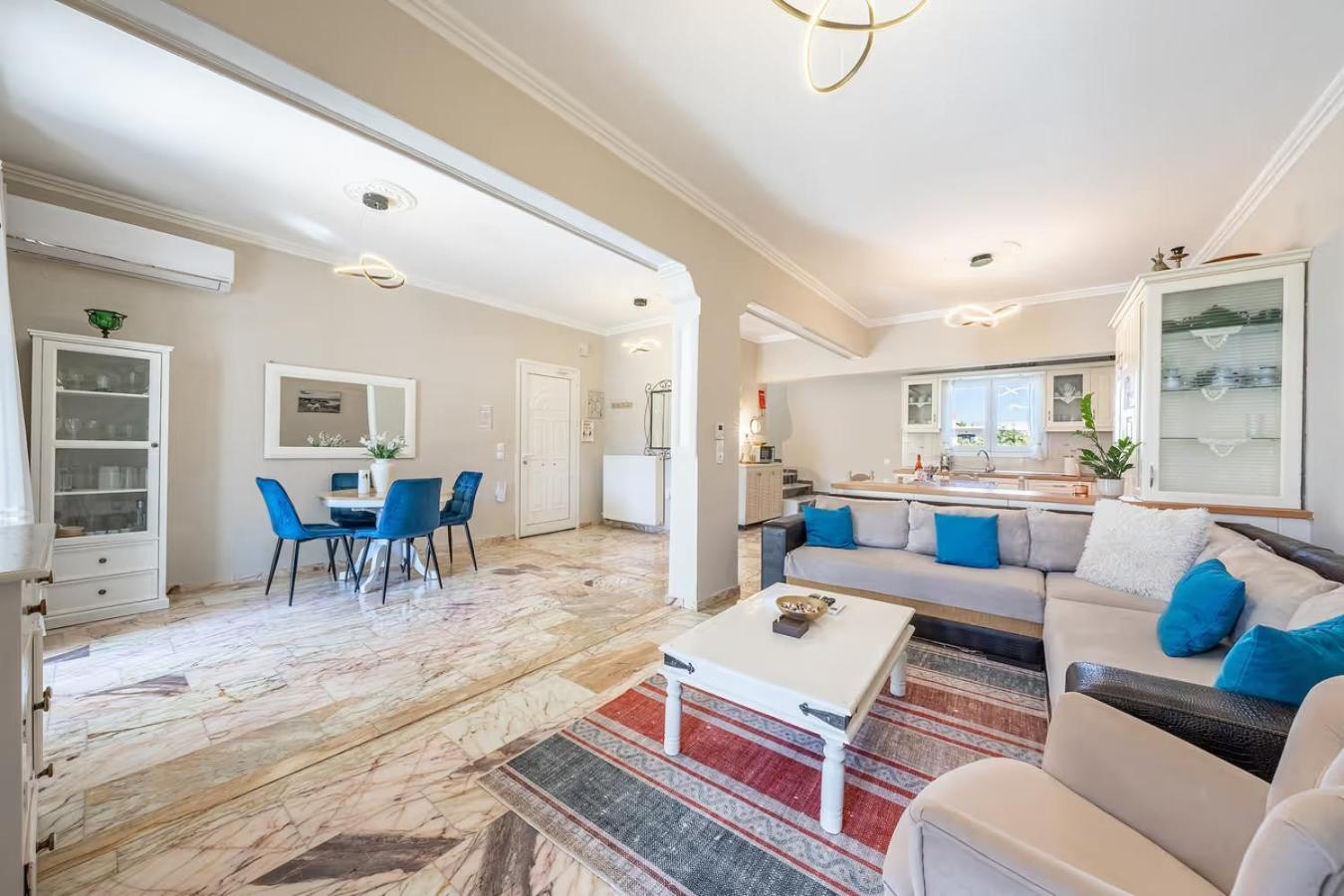 Luxury Family In The Center Of * Kassiopi